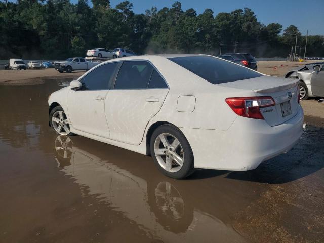 4T1BF1FK0CU541144 - 2012 TOYOTA CAMRY BASE WHITE photo 2