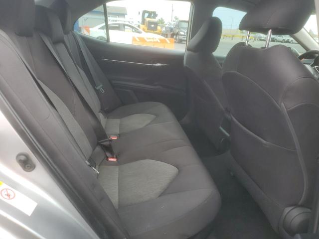 4T1B31HK2KU006398 - 2019 TOYOTA CAMRY LE 银色 照片 10