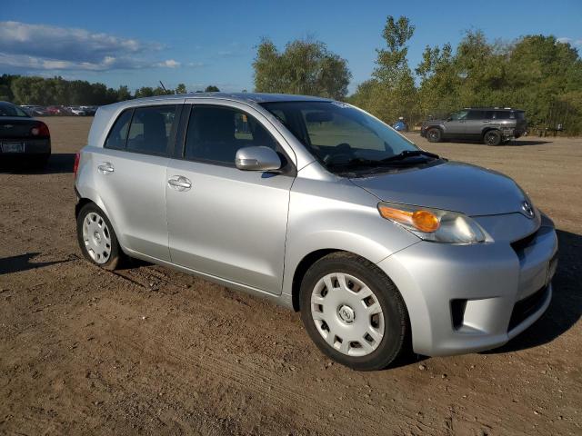 JTKKU4B42C1025834 - 2012 TOYOTA SCION XD ვერცხლისფერი ფოტო 4