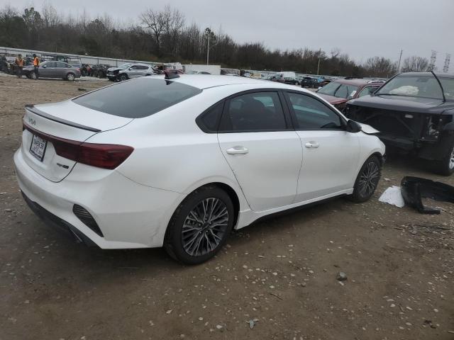 3KPF54AD0PE552300 - 2023 KIA FORTE GT LINE WHITE photo 3