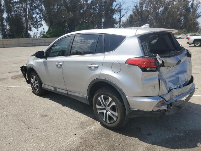 2T3ZFREVXJW417704 - 2018 TOYOTA RAV4 LE Серый фото 2