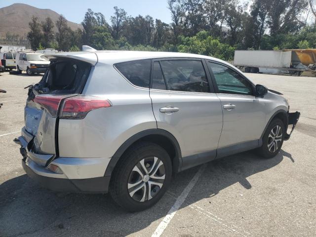 2T3ZFREVXJW417704 - 2018 TOYOTA RAV4 LE Серый фото 3