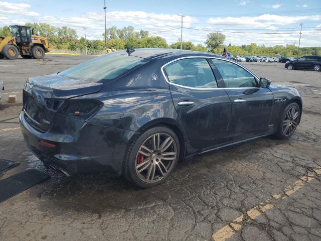 ZAM57YTS6J1259970 - 2018 MASERATI GHIBLI S Schwarz Foto 3