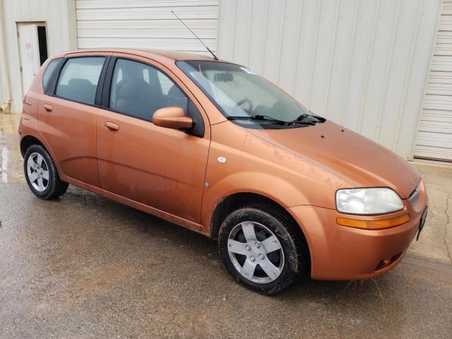 KL1TD66658B093346 - 2008 CHEVROLET AVEO BASE ORANGE photo 4