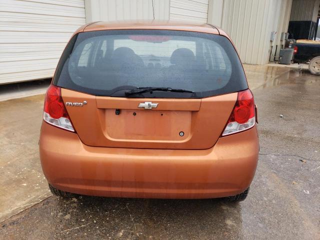 KL1TD66658B093346 - 2008 CHEVROLET AVEO BASE ORANGE photo 6