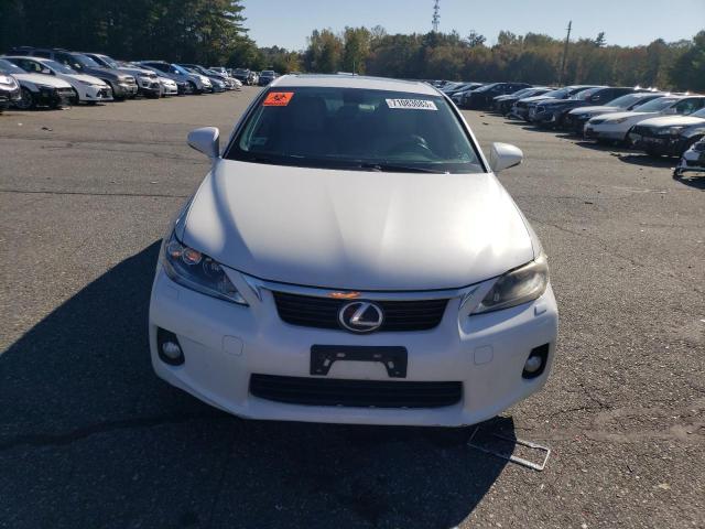 JTHKD5BH5B2028072 - 2011 LEXUS CT 200 WHITE photo 5