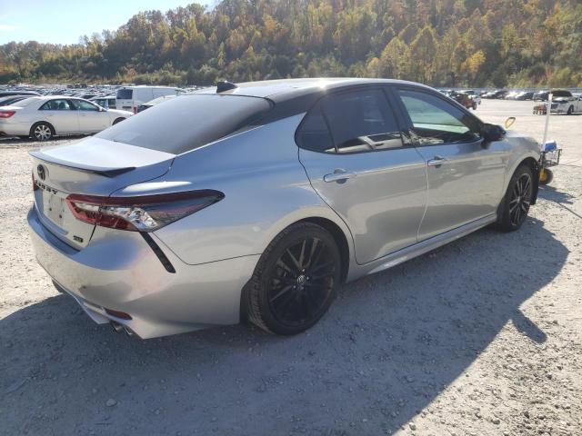 4T1K61AK7PU093756 - 2023 TOYOTA CAMRY XSE SILVER photo 3