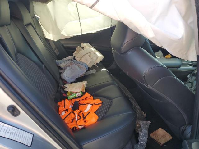 4T1G11AKXMU453702 - 2021 TOYOTA CAMRY SE 银色 照片 10