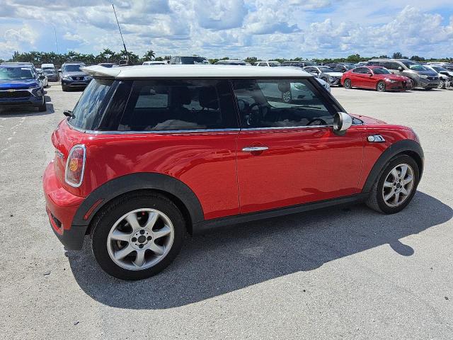 WMWMF73539TW85538 - 2009 MINI COOPER S 红色 照片 3