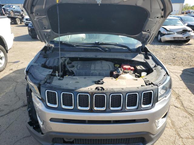 3C4NJDCB7KT679083 - 2019 JEEP COMPASS LIMITED فضي صورة 11