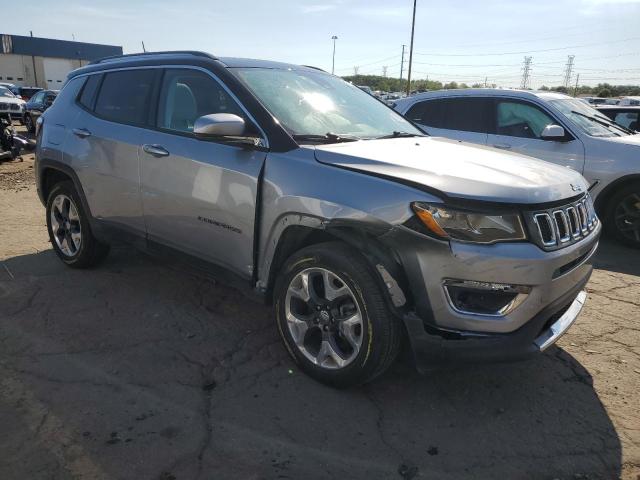 3C4NJDCB7KT679083 - 2019 JEEP COMPASS LIMITED فضي صورة 4
