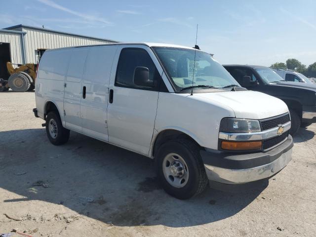 1GCWGAFPXP1243335 - 2023 CHEVROLET EXPRESS G2500 WHITE photo 4