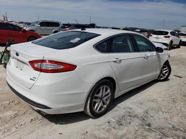 3FA6P0HDXFR227613 - 2015 FORD FUSION SE WHITE photo 3