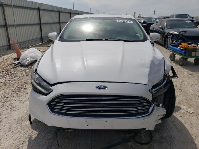 3FA6P0HDXFR227613 - 2015 FORD FUSION SE WHITE photo 5