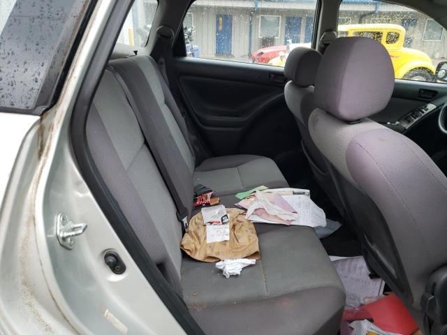 2T1KR32E54C172058 - 2004 TOYOTA MATRIX XR فضي صورة 10