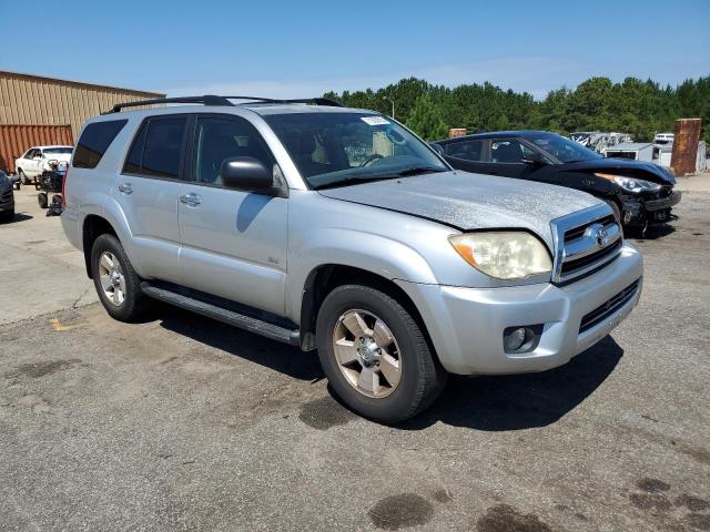 JTEZU14R18K016665 - 2008 TOYOTA 4RUNNER SR5 SILVER photo 4