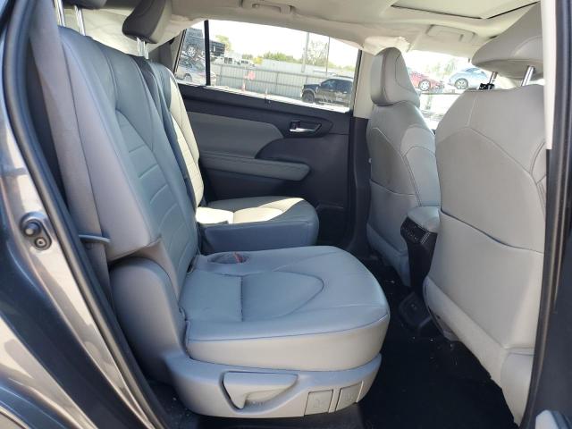 5TDGZRBHXMS074766 - 2021 TOYOTA HIGHLANDER XLE Серый фото 11