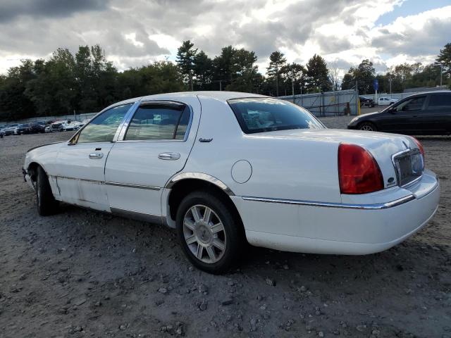 2LNBL8CV8AX631177 - 2010 LINCOLN TOWN CAR SIGNATURE LIMITED WHITE photo 2