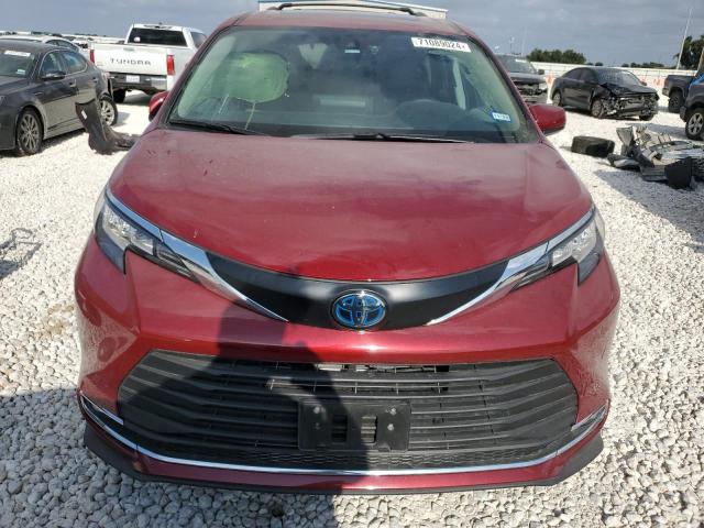 5TDYRKEC7PS140450 - 2023 TOYOTA SIENNA XLE RED photo 5