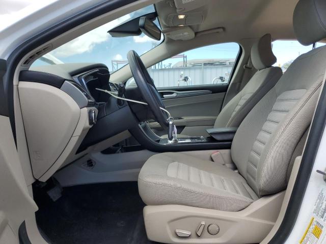 3FA6P0H7XHR370977 - 2017 FORD FUSION SE 白色 照片 7