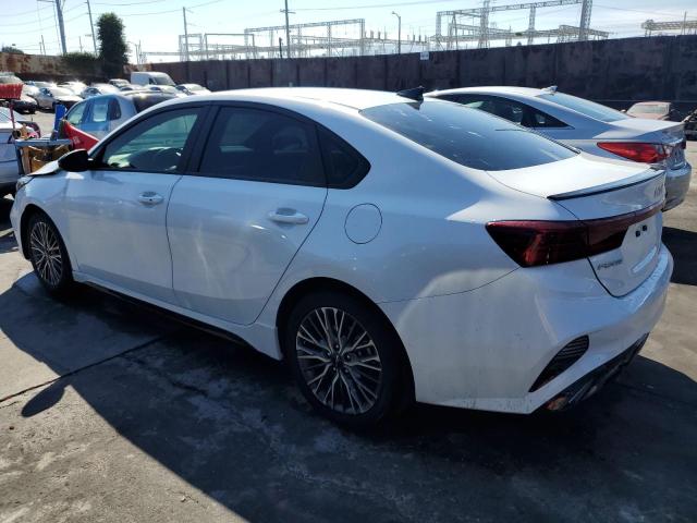 3KPF54AD5NE456045 - 2022 KIA FORTE GT LINE WHITE photo 2