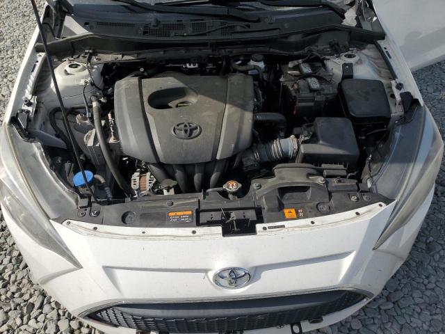 3MYDLBYV1KY504586 - 2019 TOYOTA YARIS L WHITE photo 11