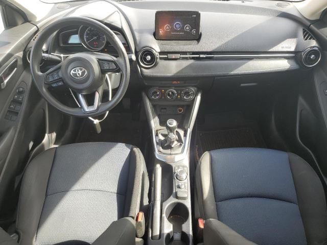 3MYDLBYV1KY504586 - 2019 TOYOTA YARIS L WHITE photo 8