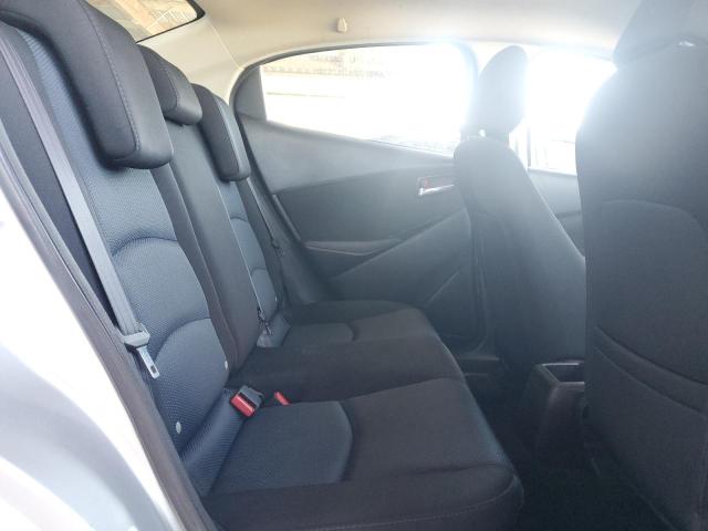 3MYDLBYV5JY321545 - 2018 TOYOTA YARIS IA SILVER photo 10