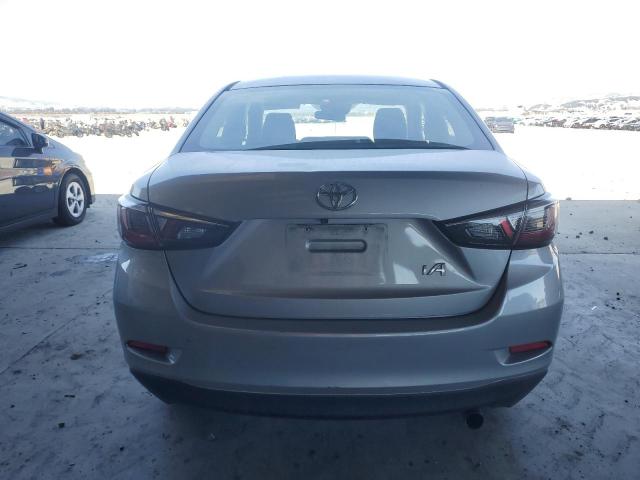 3MYDLBYV5JY321545 - 2018 TOYOTA YARIS IA SILVER photo 6