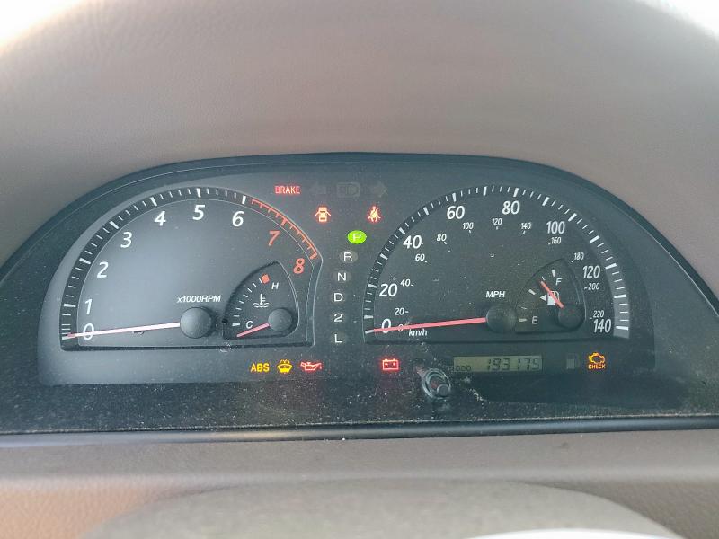 4T1BE32K32U626191 - 2002 TOYOTA CAMRY LE GREEN photo 9