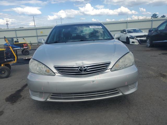 4T1BE30KX5U393238 - 2005 TOYOTA CAMRY LE SILVER photo 5