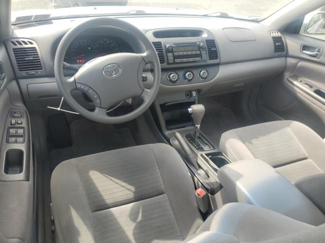 4T1BE30KX5U393238 - 2005 TOYOTA CAMRY LE SILVER photo 8