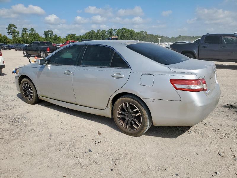 4T1BF3EK4BU641808 - 2011 TOYOTA CAMRY BASE SILVER photo 2