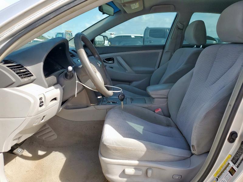 4T1BF3EK4BU641808 - 2011 TOYOTA CAMRY BASE SILVER photo 7