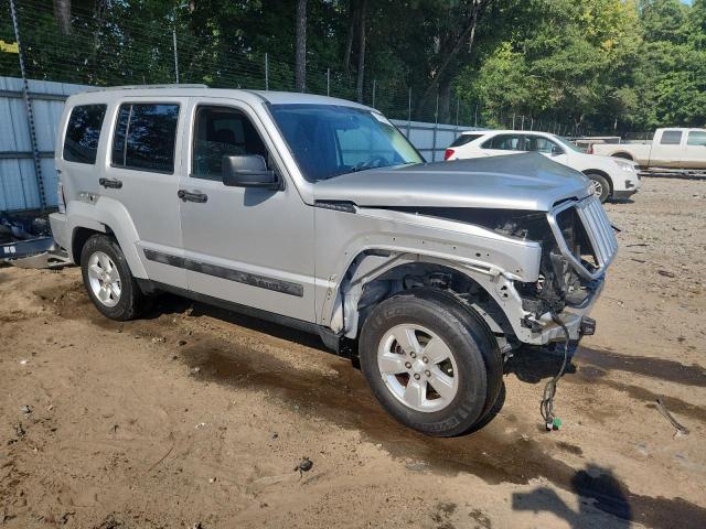1C4PJLAKXCW165763 - 2012 JEEP LIBERTY SPORT 银色 照片 4