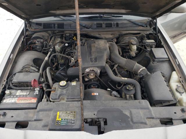 2MEFM74W93X693323 - 2003 MERCURY GRAND MARQ GS GRAY photo 11