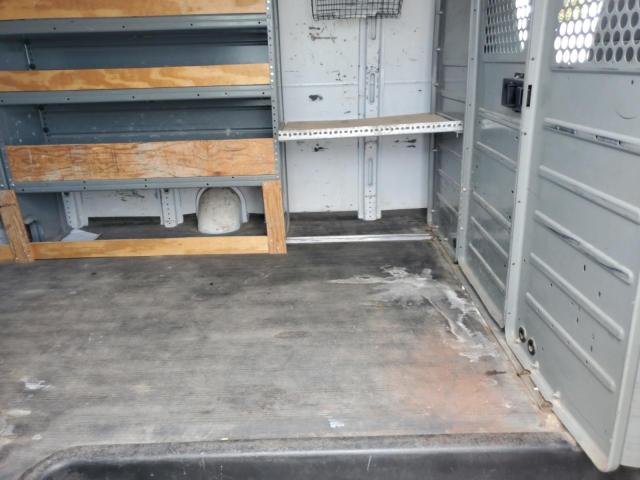 1GCZGGBA3A1179552 - 2010 CHEVROLET EXPRESS G2 WHITE photo 11