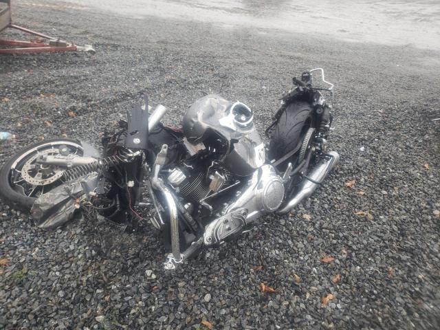 1HD1KHC10MB670075 - 2021 HARLEY-DAVIDSON FLTRX 银色 照片 2