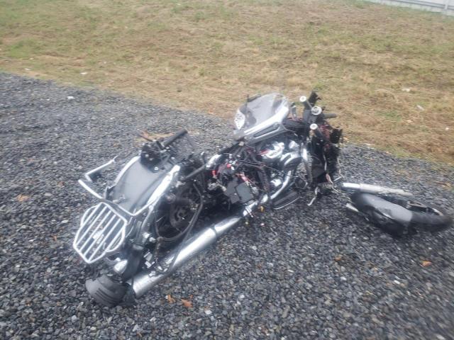 1HD1KHC10MB670075 - 2021 HARLEY-DAVIDSON FLTRX 银色 照片 4