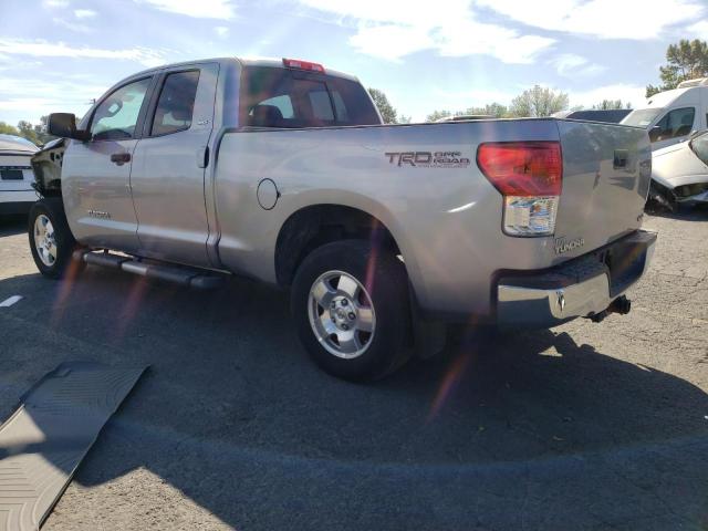 5TFUY5F14AX130315 - 2010 TOYOTA TUNDRA DOUBLE CAB SR5 SILVER photo 2