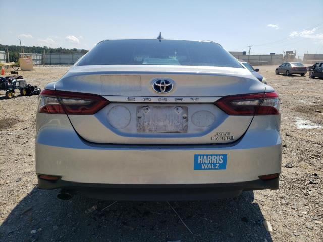 4T1F31AK0NU587836 - 2022 TOYOTA CAMRY XLE 银色 照片 6