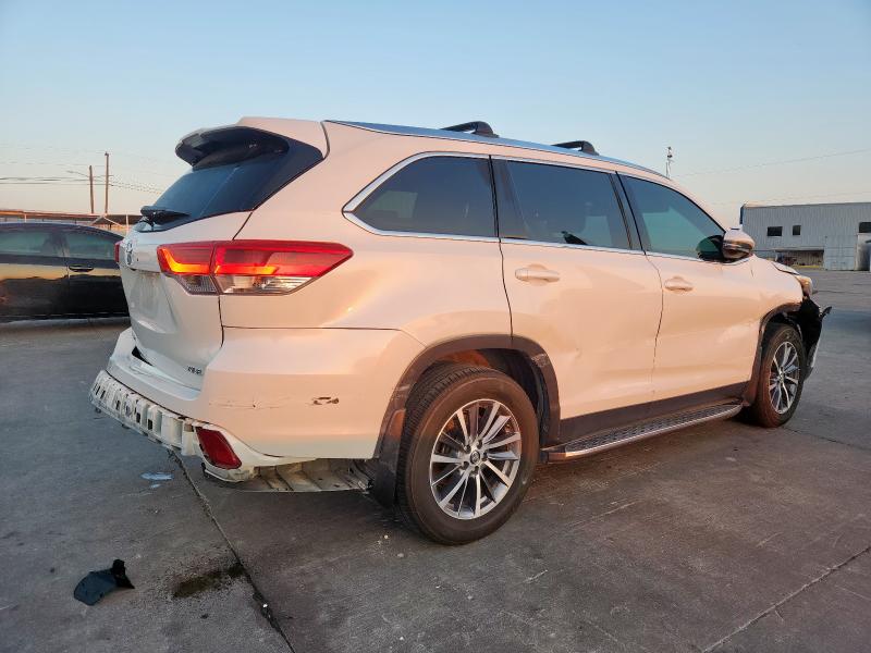 5TDKZRFH8KS571834 - 2019 TOYOTA HIGHLANDER SE WHITE photo 3