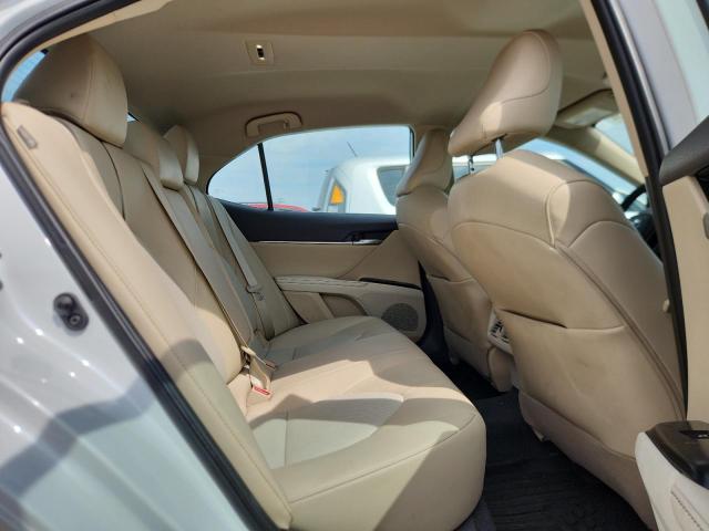 4T1F11AKXLU979130 - 2020 TOYOTA CAMRY XLE WHITE photo 10