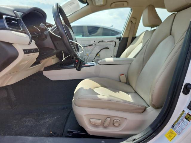 4T1F11AKXLU979130 - 2020 TOYOTA CAMRY XLE WHITE photo 7