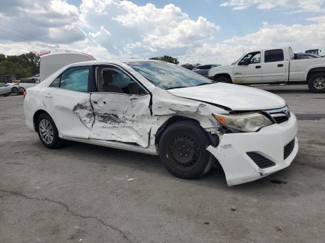 4T1BF1FK2DU261520 - 2013 TOYOTA CAMRY L თეთრი ფოტო 4