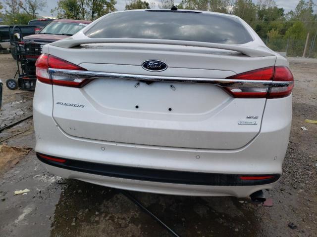 3FA6P0HD5JR229195 - 2018 FORD FUSION SE WHITE photo 6