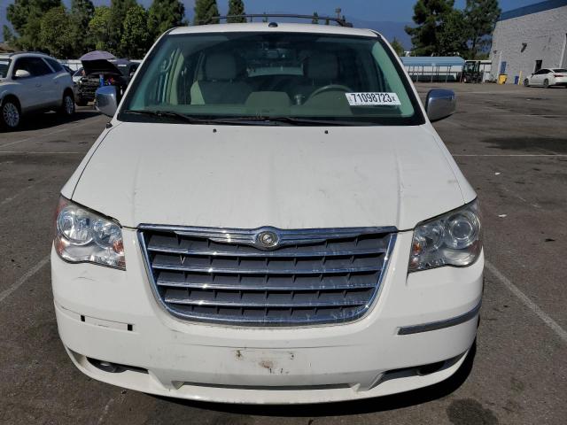 2A4RR7DX4AR448742 - 2010 CHRYSLER TOWN & COU LIMITED WHITE photo 5