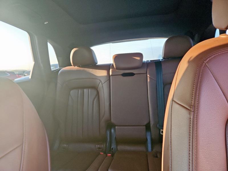 WA1CNAFY6K2130951 - 2019 AUDI Q5 PRESTIGE BLUE photo 10