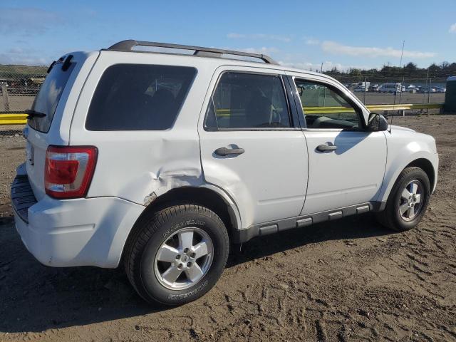 1FMCU9D77BKB98981 - 2011 FORD ESCAPE XLT WHITE photo 3