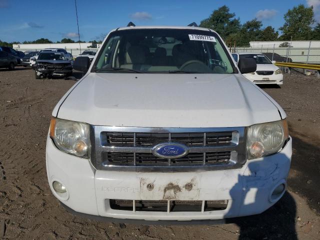 1FMCU9D77BKB98981 - 2011 FORD ESCAPE XLT WHITE photo 5